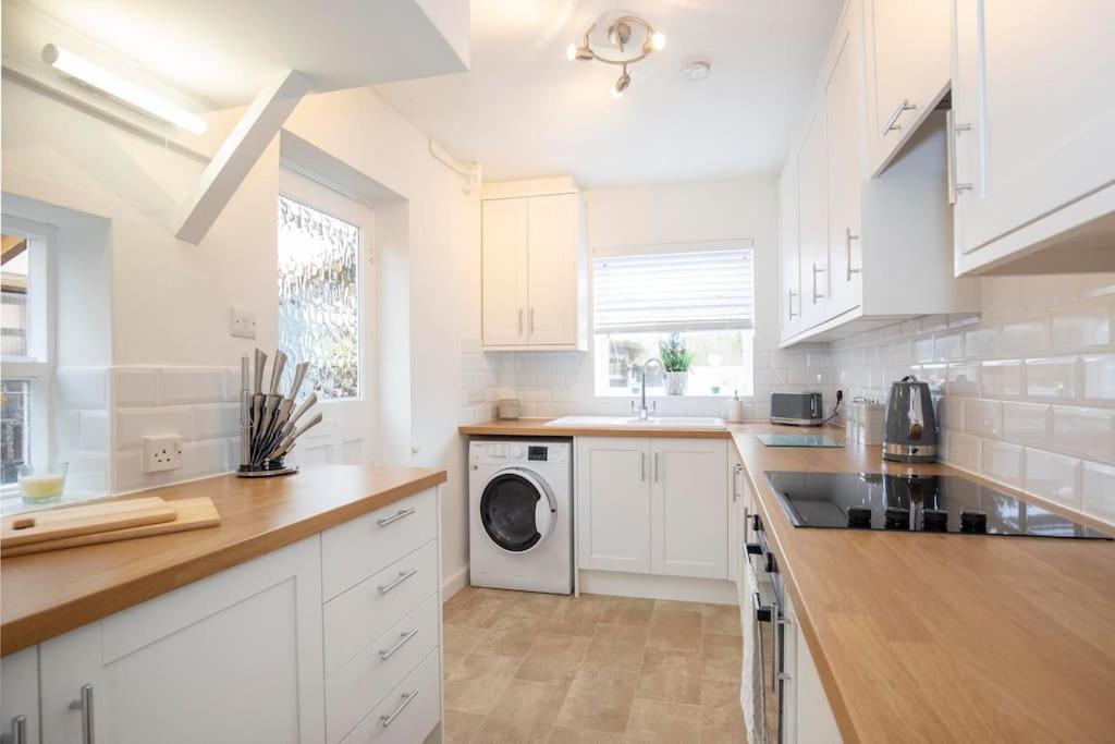 Villa 3 Bed House/Garden/Wi-Fi/Parking/Central Location à Guildford Extérieur photo