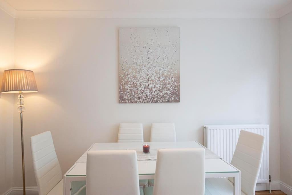 Villa 3 Bed House/Garden/Wi-Fi/Parking/Central Location à Guildford Extérieur photo