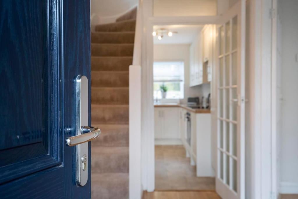 Villa 3 Bed House/Garden/Wi-Fi/Parking/Central Location à Guildford Extérieur photo