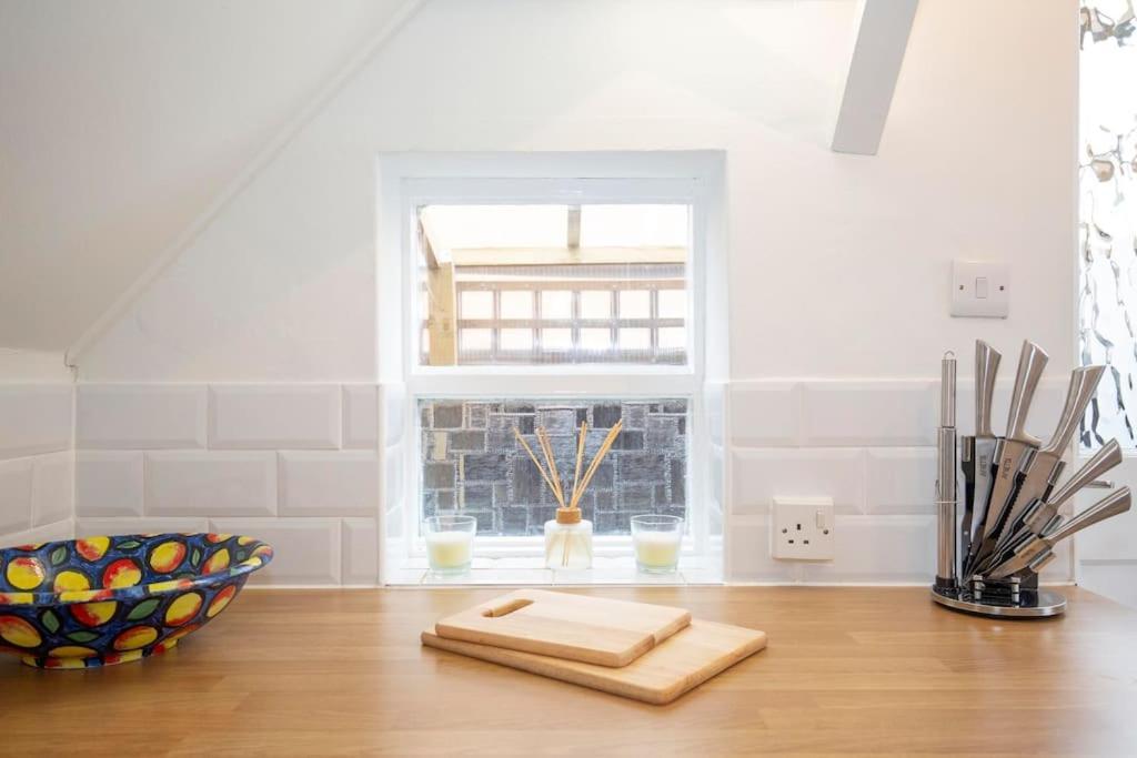 Villa 3 Bed House/Garden/Wi-Fi/Parking/Central Location à Guildford Extérieur photo