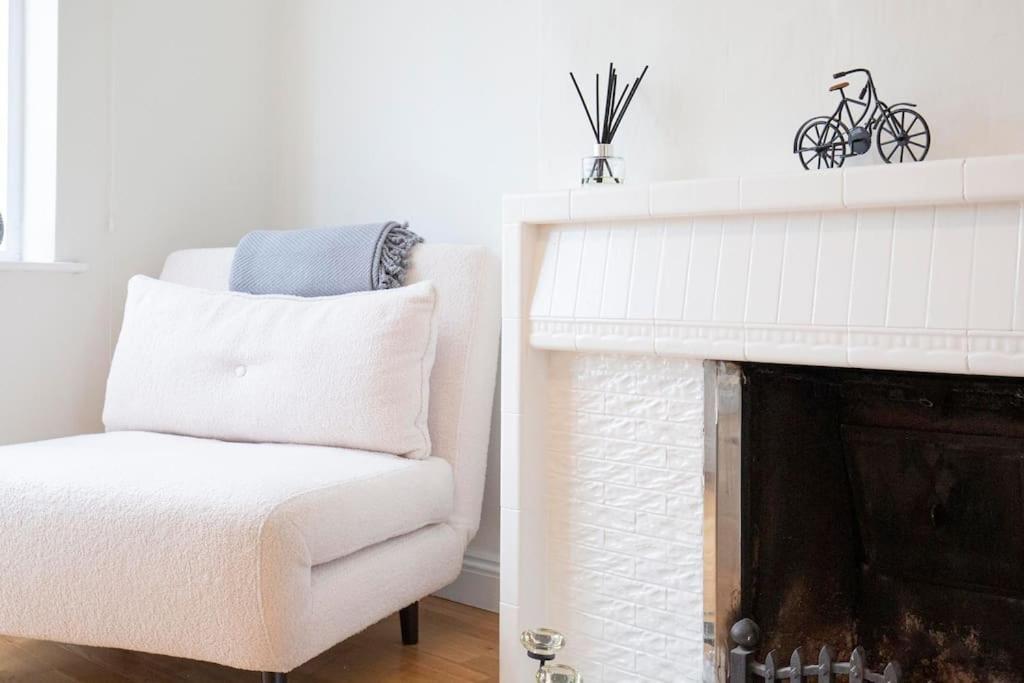 Villa 3 Bed House/Garden/Wi-Fi/Parking/Central Location à Guildford Extérieur photo