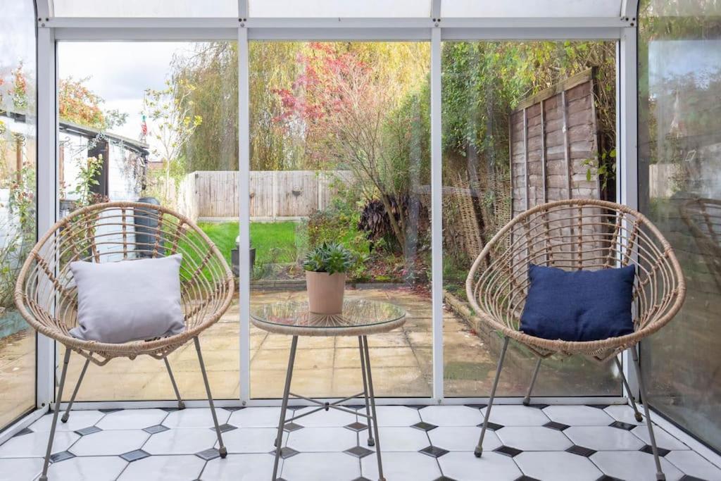 Villa 3 Bed House/Garden/Wi-Fi/Parking/Central Location à Guildford Extérieur photo